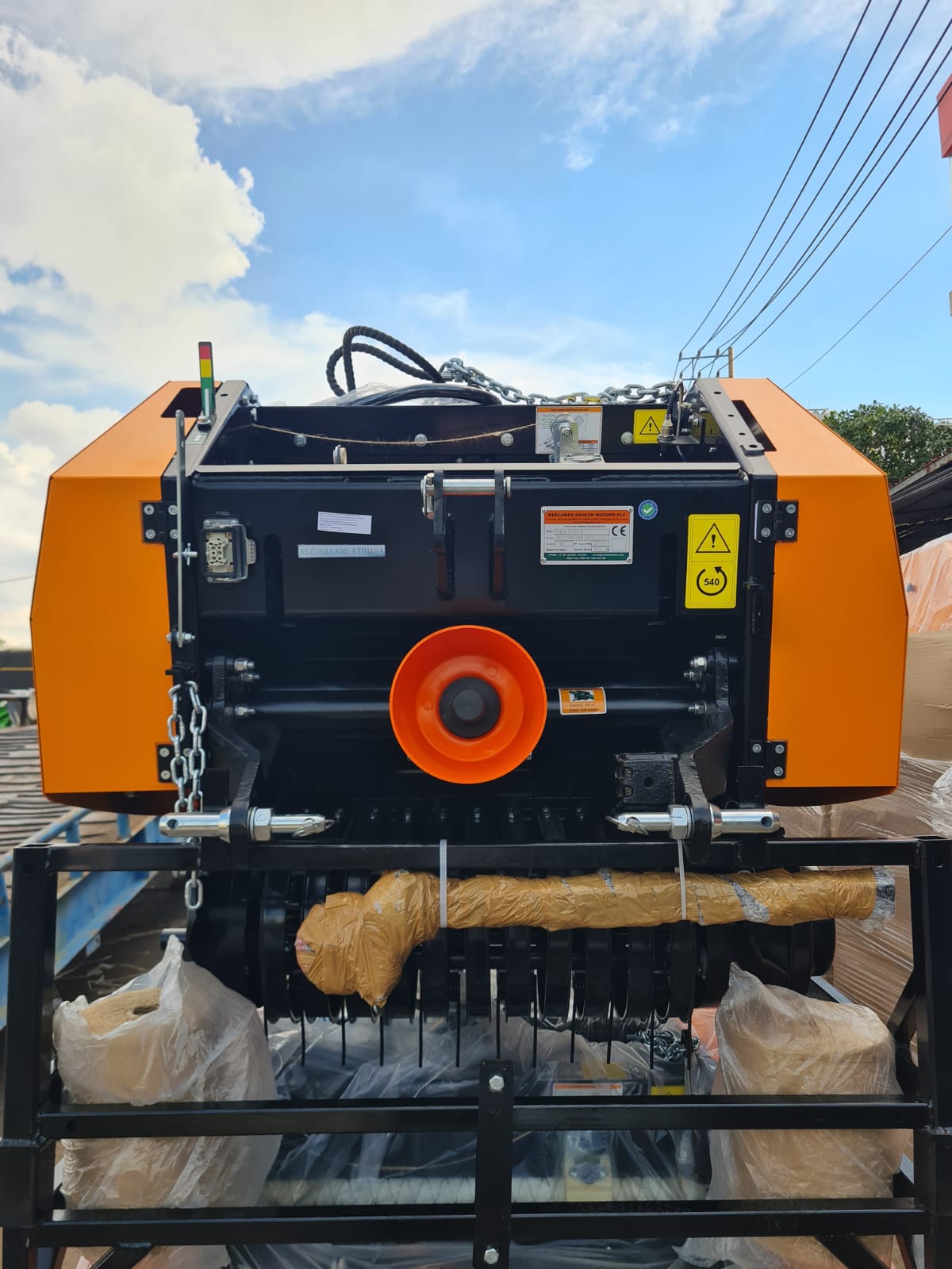 Máy đóng kiện rơm Redlands SBA 330A